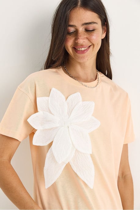 Bloemenprint T-shirt met ronde hals en accessoire-detail - Image 4