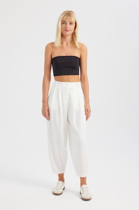 High Waist Pleated Carrot fit Trousers - Image 3
