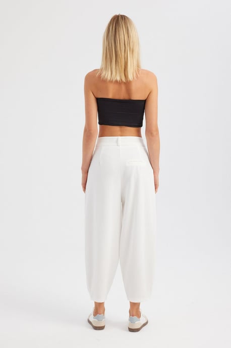 High Waist Pleated Carrot fit Trousers - Image 5