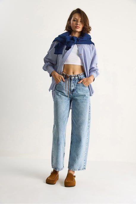 Raka Denimbyxor med Dragsko i Midjan - Image 3