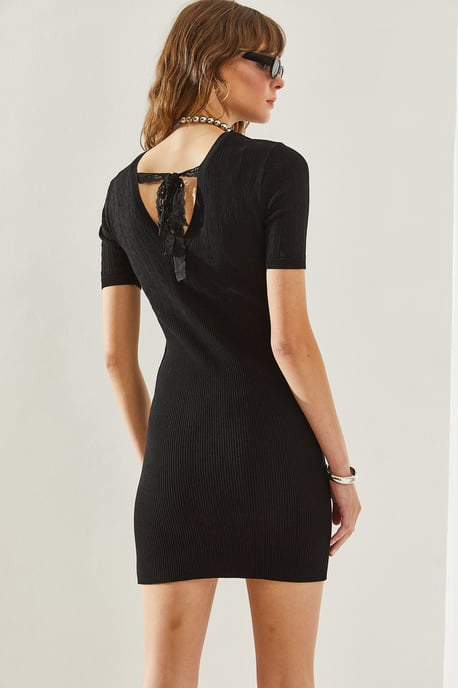 Slim Fit Stickad Midi Klänning med Rund Hals - Image 3
