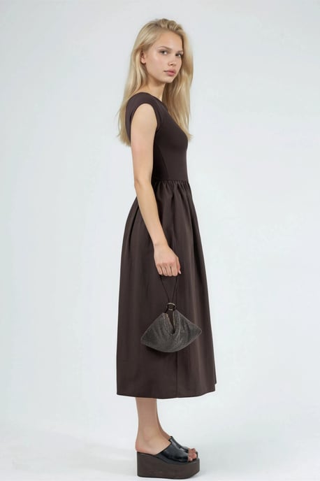 Casual Midi Dress with Crew Neck - Image 4