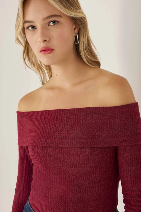 Off Shoulder Jersey Top - Image 4