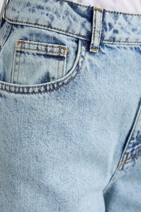 High Waist Straight Leg Jeans - Image 4