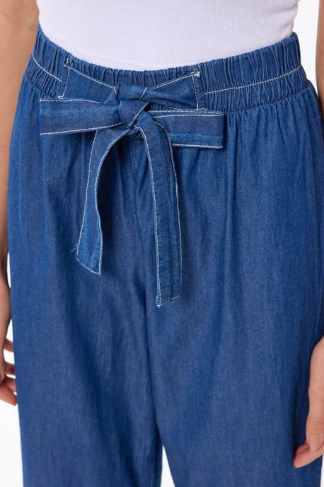 High-Waisted Flare Jeans with Ribbon Belt - Image 4