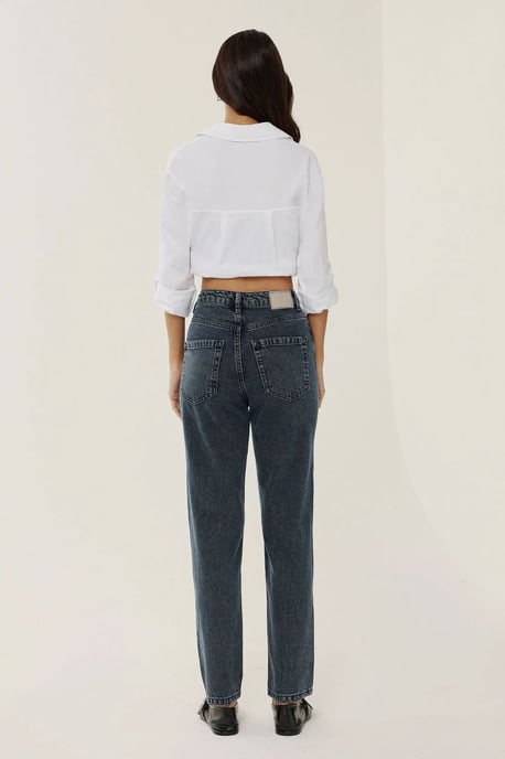 High Waist Mom Fit Jeans - Image 4
