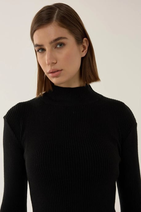 Half Turtleneck Sweater - Image 2