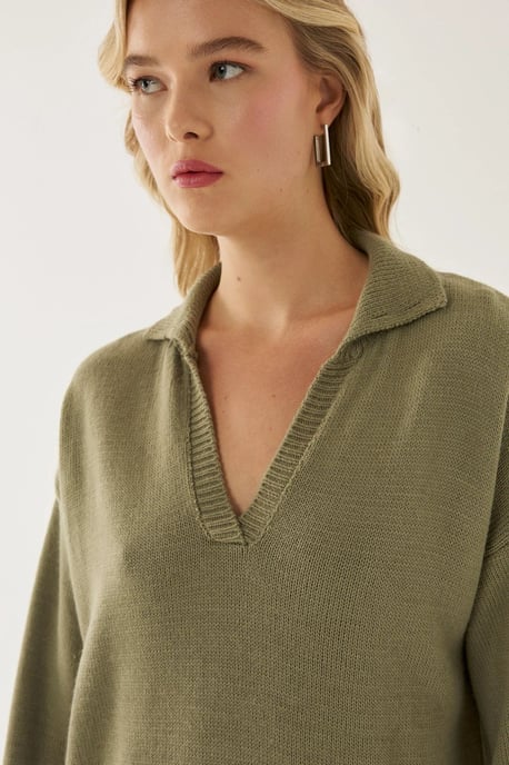 Polo Collar Knit Sweater - Image 3