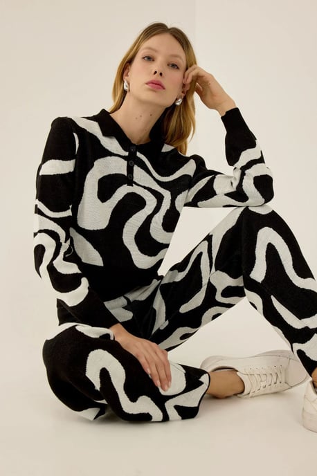 Polo Collar Jacquard Knit Sweater - Image 3