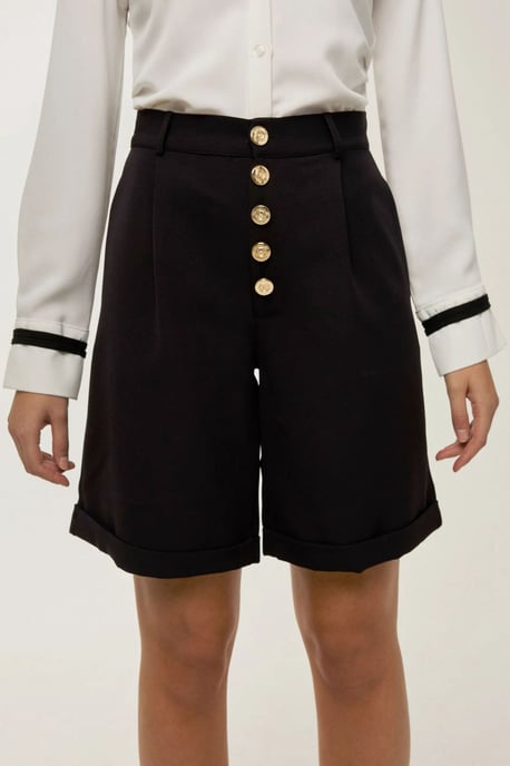 Högmidjade plisserade midishorts med knappdetalj - Image 4