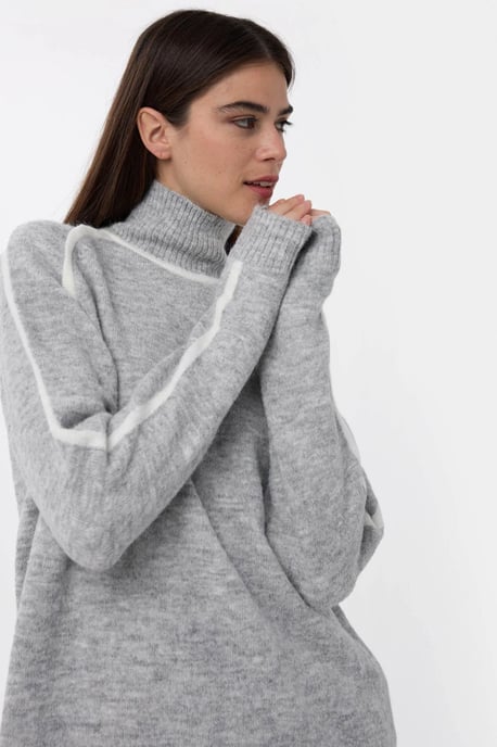 Oversized Knit Sweater with Contrast Detail - Image 3