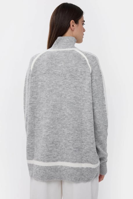 Oversized Knit Sweater with Contrast Detail - Image 5