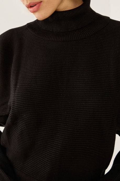 Relaxed Fit Turtleneck Sweater - Image 4
