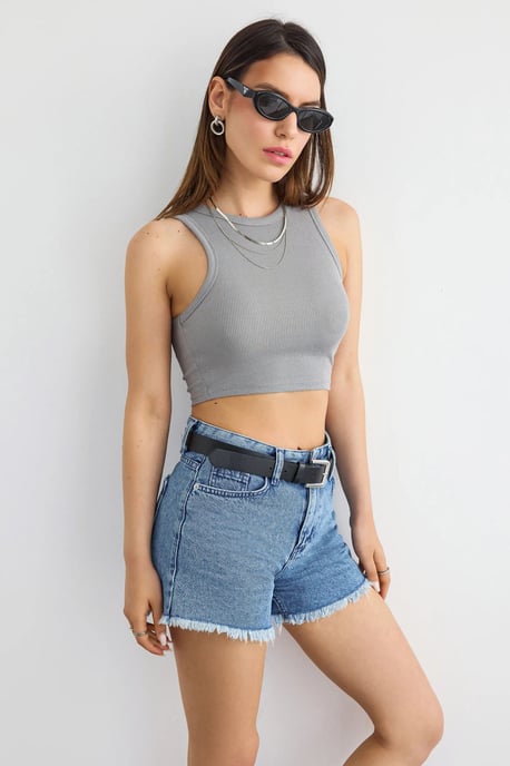 Basic Vevad Crew-Neck Linne - Image 1