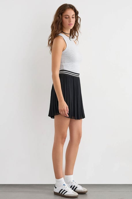 Halter Neck Basic Tank Top - Image 2