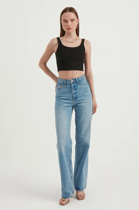 Scoop Neck Basic Ärmeless Crop Top - Image 1