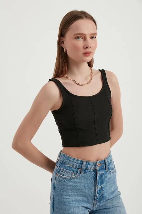 Scoop Neck Basic Ärmeless Crop Top - Image 2