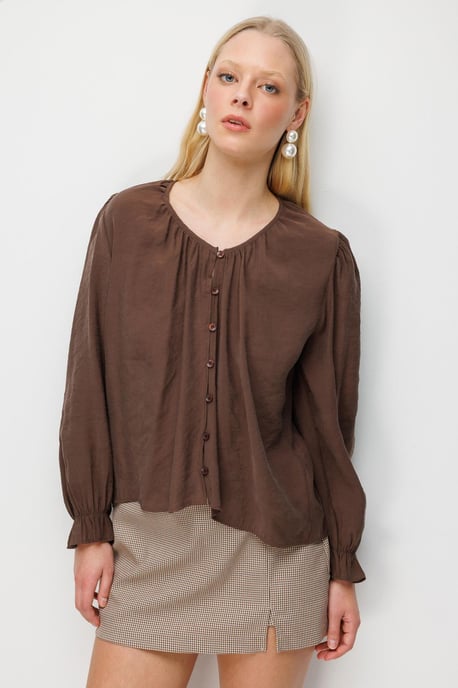 Texturerad knapp-up crew neck blus - Image 3