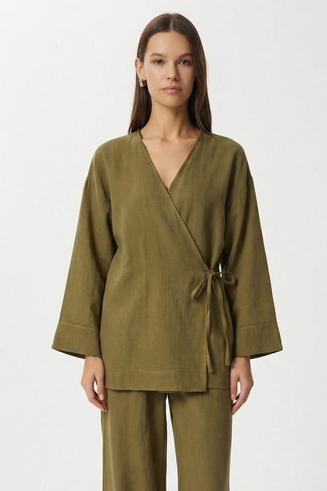 Högmidjade vida byxor och blus med V-ringning och knytdetalj set. - Image 3