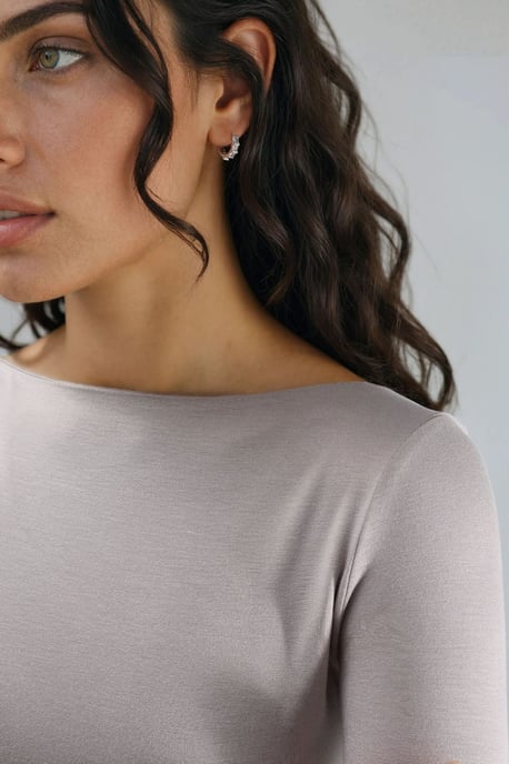 Slim Fit Cropped Blouse with Back Cut-Out - Image 5