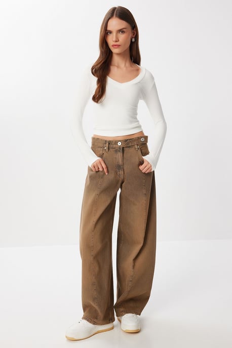 Slim Fit V-ringad Blus med Långa Ärmar - Image 2