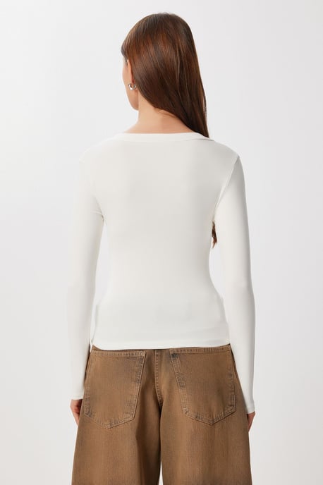 Slim Fit V-ringad Blus med Långa Ärmar - Image 5