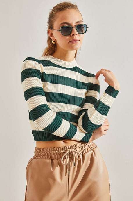 Randig kort blus med rundad halsringning - Image 2