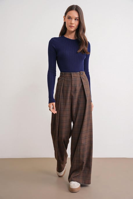 Mjuktexturerad Ribbad Fitted Top - Image 2