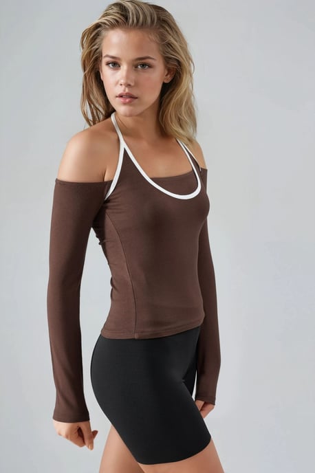 Slim Fit Knitted Blouse with U Collar and Contrast Binding - Image 4