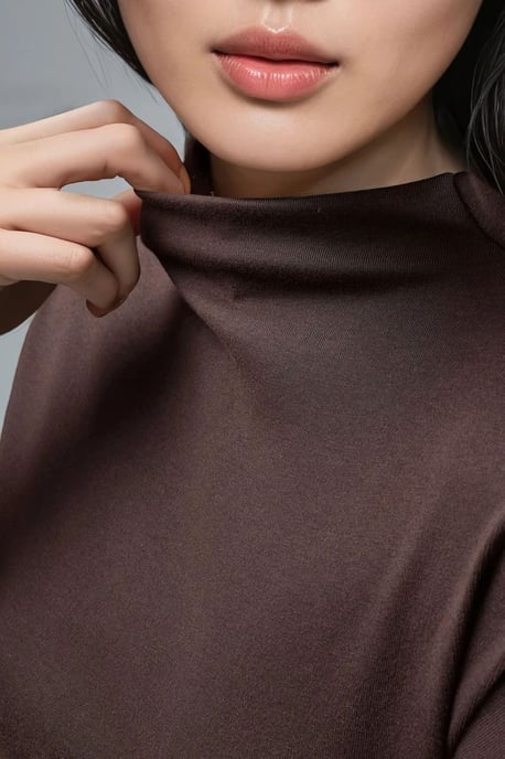 Figurpassad Blus med Mock-Neck och Kappärmar - Image 6