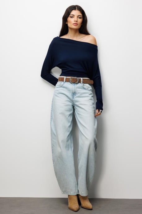 Asymmetrische Kraag Slim Fit Crop Blouse met Uitsnijding - Image 2