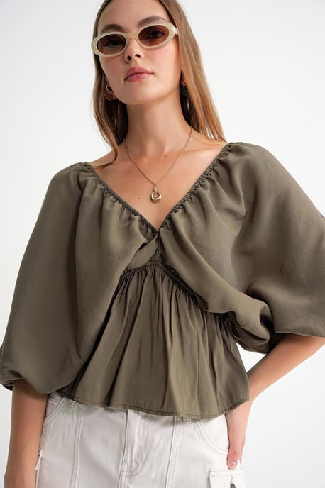 V-ringad Blus med Volangdetalj - Image 4