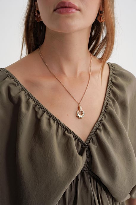 V-ringad Blus med Volangdetalj - Image 6