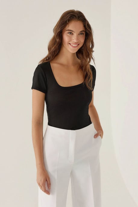 Vierkante Halse Bodysuit - Image 4