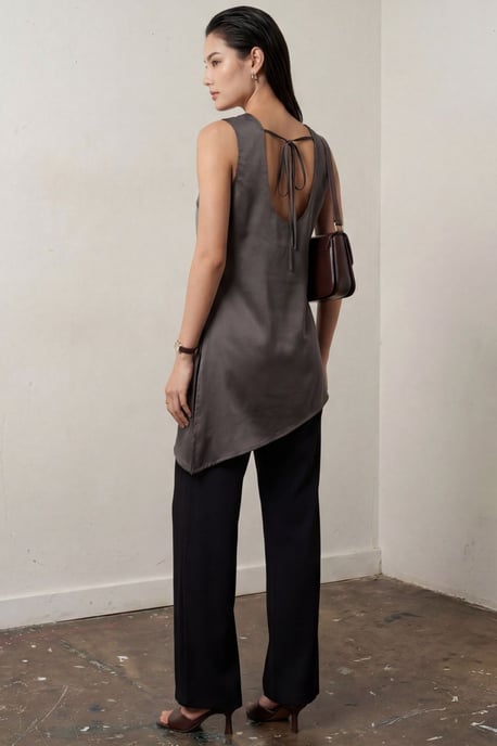 Satijnen Mouwloze Blouse met Ronde Hals en Split - Image 3