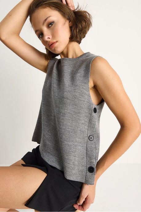 Knop Gedetailleerde Brei Blouse - Image 4