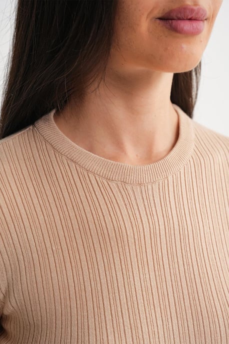 Mjuktexturerad Ribbad Fitted Top - Image 6