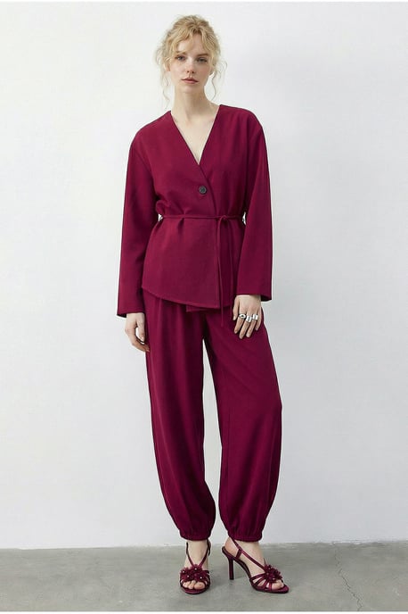 Blus med detaljerad bälte och joggerbyxor, tvådelat set - Image 3