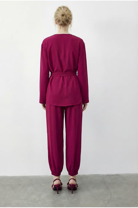 Blus med detaljerad bälte och joggerbyxor, tvådelat set - Image 6
