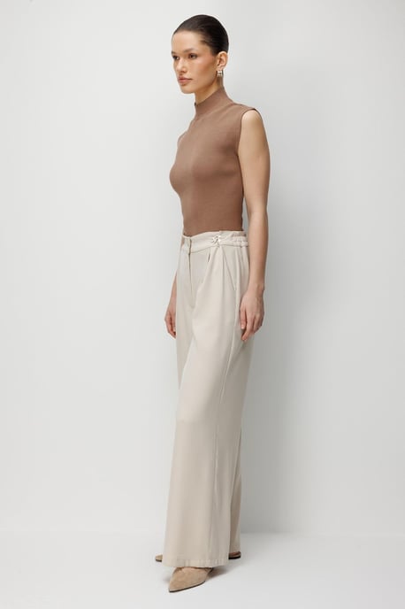 Hoge Taille Wijde Pantalon met Accessoire Detail - Image 4