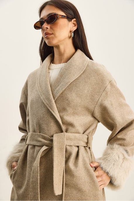 Oversized Shawl Collar Felt Jacket with Faux Fur Cuffs - Image 4