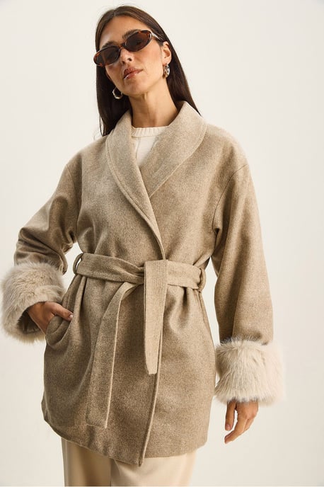 Oversized Shawl Collar Felt Jacket with Faux Fur Cuffs - Image 5