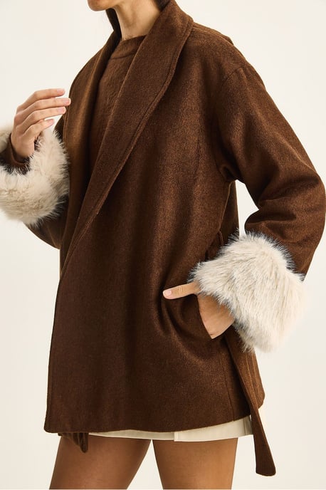 Oversized Shawl Collar Felt Jacket with Faux Fur Cuffs - Image 5