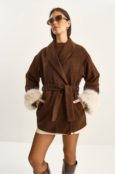 Oversized Shawl Collar Felt Jacket with Faux Fur Cuffs - Image 6