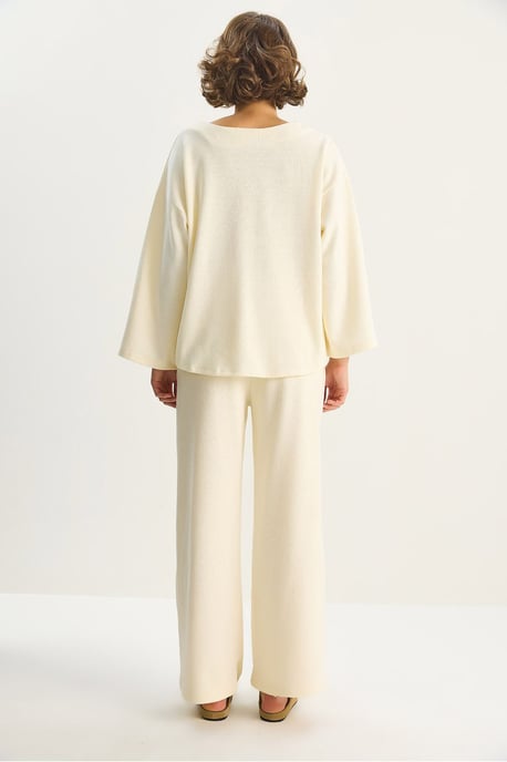 V-ringad stickad cardigan och byxset med vida ben - Image 6
