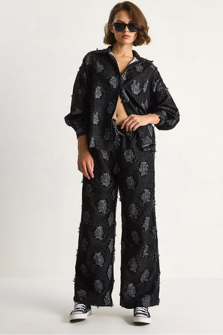 Geborduurd Overdimensionaal Shirt en Brede Pantalon Co-Ord Set - Image 1