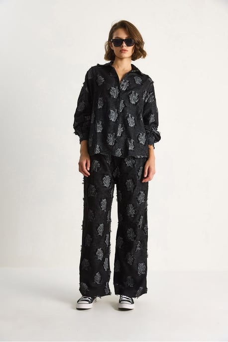 Geborduurd Overdimensionaal Shirt en Brede Pantalon Co-Ord Set - Image 2