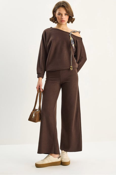 Knitwear Accesiory Detailed Two-Piece Set - Image 1