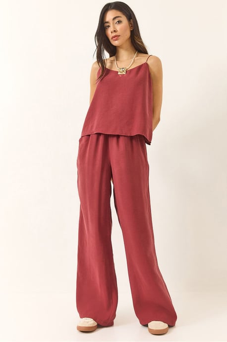 Mouwloze Camisole en Brede Pijp Broek Coördinatie Set - Image 1