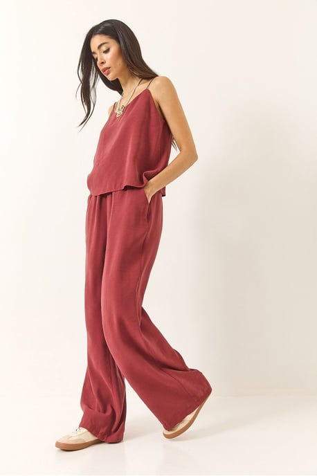 Mouwloze Camisole en Brede Pijp Broek Coördinatie Set - Image 3